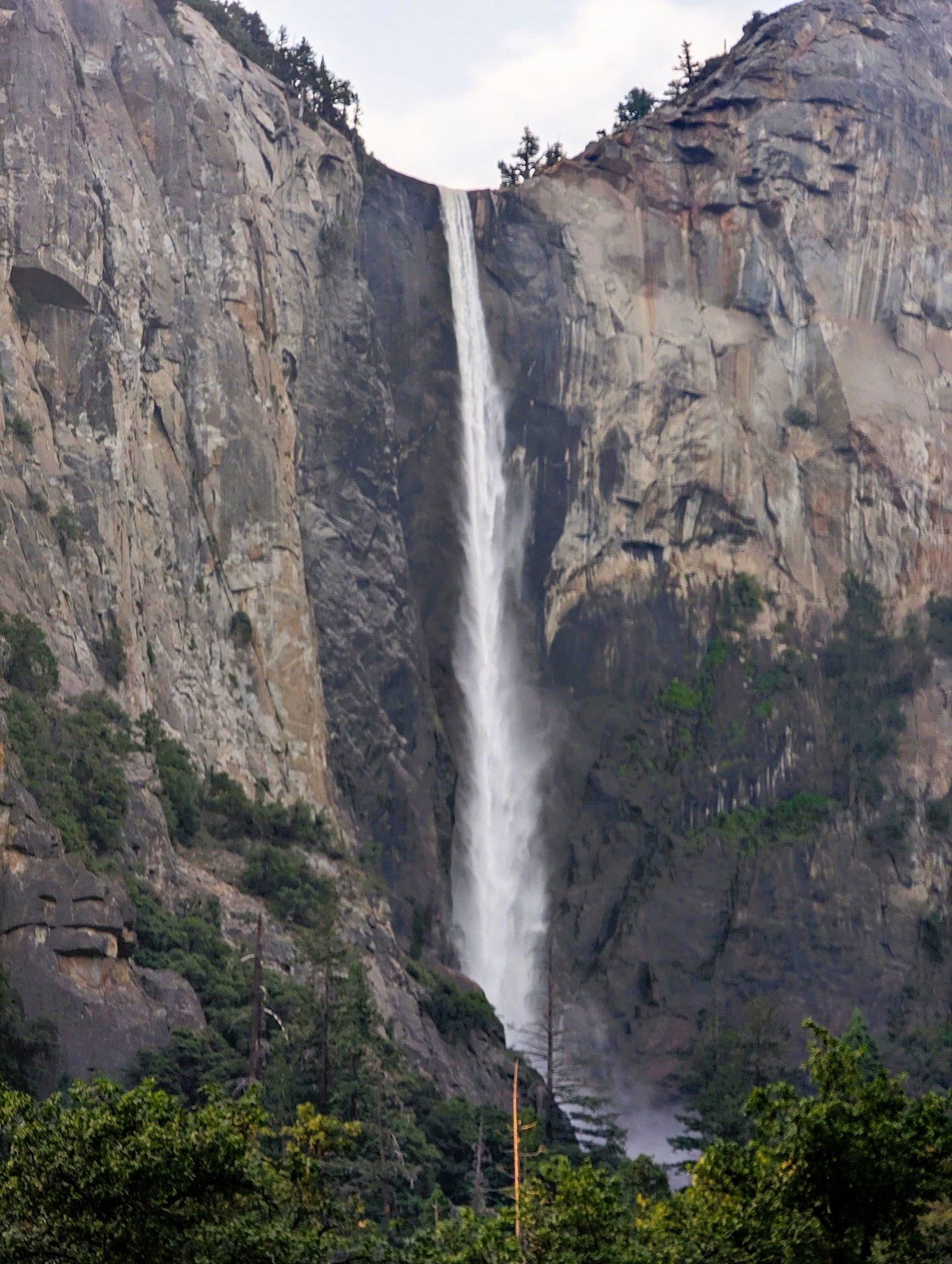 Bridalveil Falls - Yosemite Valley