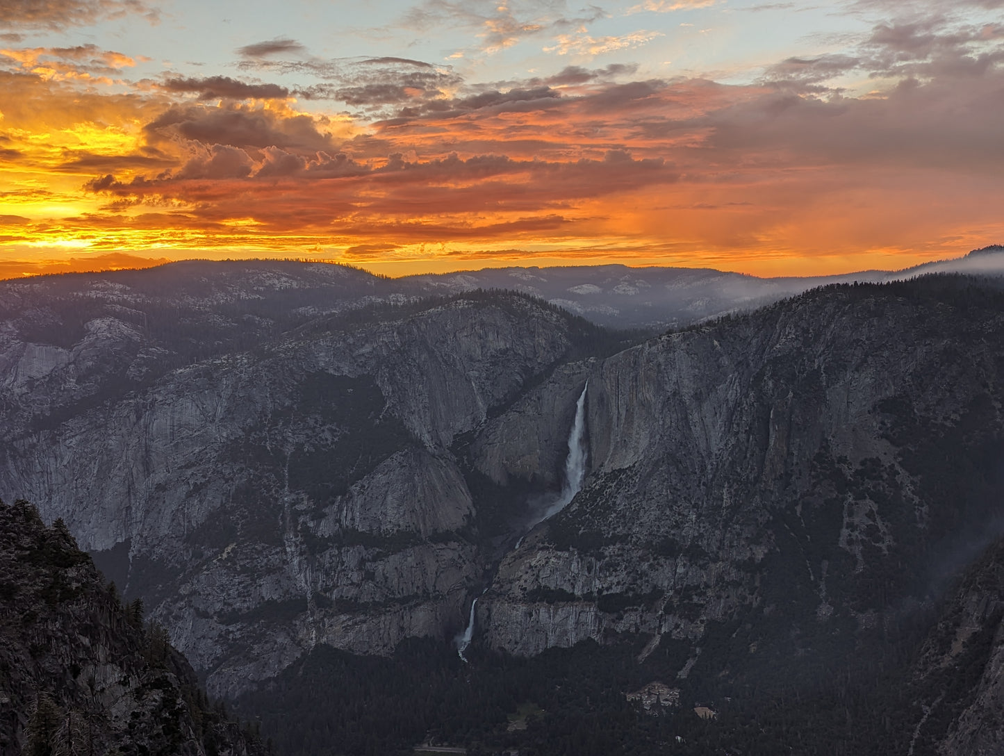 Good Night Yosemite - Glacier View Point